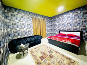 Royal Suite: King Comfort
